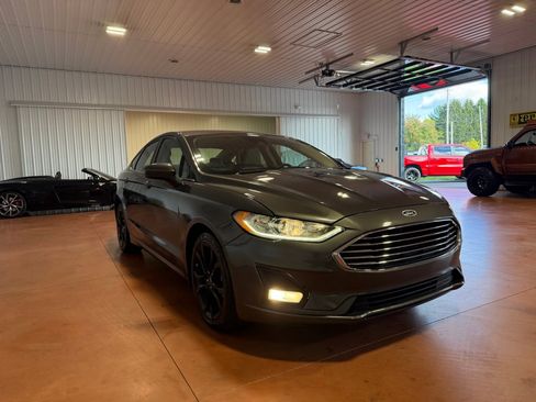 Used 2019 Ford Fusion SE w/ Equipment Group 151A image 6