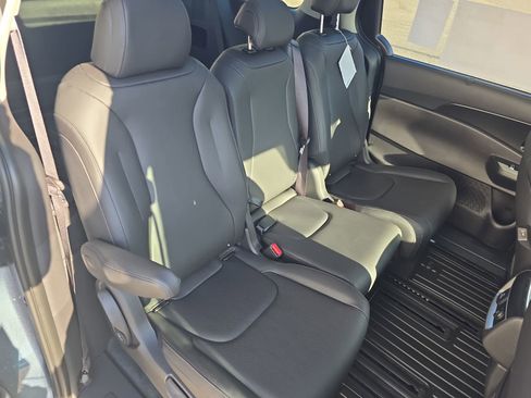 New 2026 Kia Carnival SX image 11