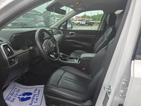 Used 2023 Kia Sorento EX FWD image 7