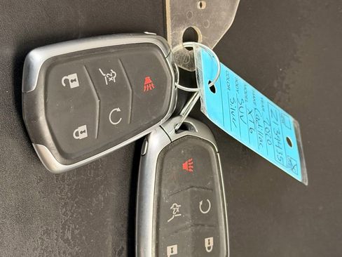 Used 2020 Cadillac XT6 Premium Luxury w/ LPO, Floor Liner Package image 41