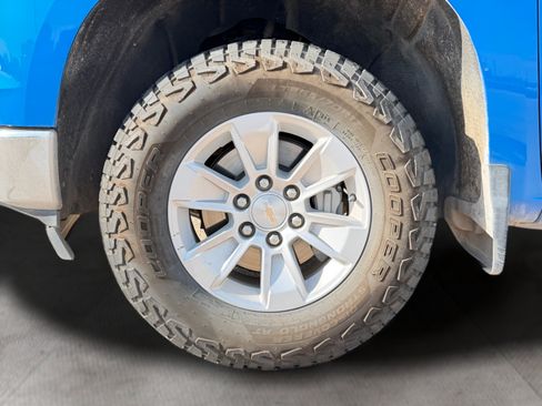 Used 2025 Chevrolet Silverado 1500 LT AWD/4WD image 31