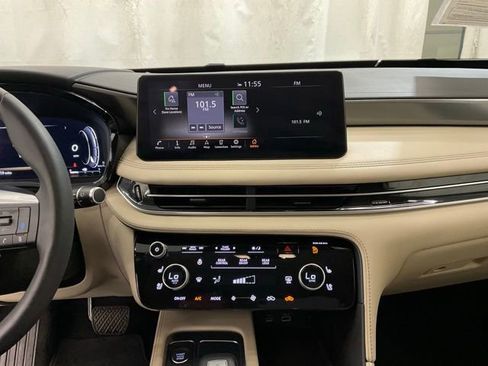 Used 2023 INFINITI QX60 Luxe w/ Cargo Package AWD/4WD image 17