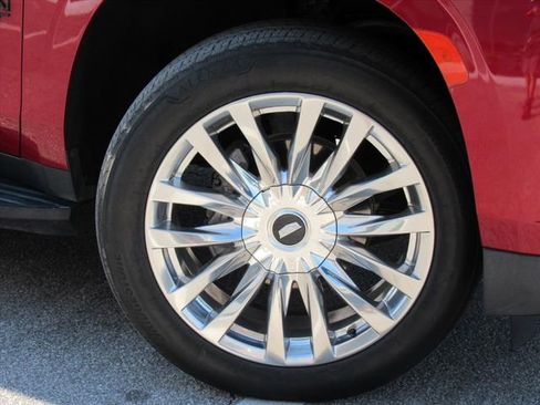 Used 2021 Chevrolet Suburban RST w/ Luxury Package image 7