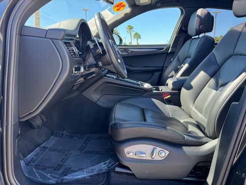 Used 2024 Porsche Macan image 13