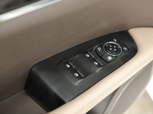 Used 2023 Lincoln Nautilus AWD w/ Premium Package image 7