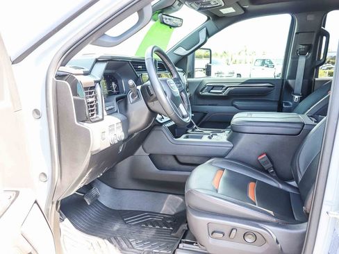Used 2025 GMC Sierra 2500 AT4 w/ AT4 Premium Plus Package AWD/4WD image 18