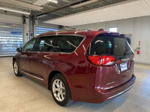 Used 2017 Chrysler Pacifica Limited w/ Advanced Safetytec Group image 12