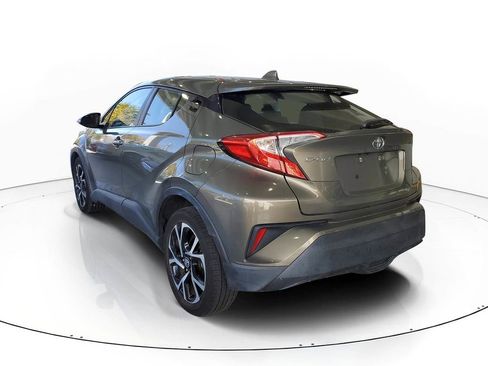 Used 2021 Toyota C-HR XLE image 4