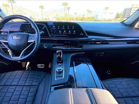 Certified 2024 Cadillac Escalade ESV V w/ LPO, ONYX Package image 15