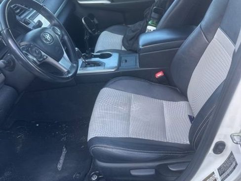 Used 2013 Toyota Camry SE image 12