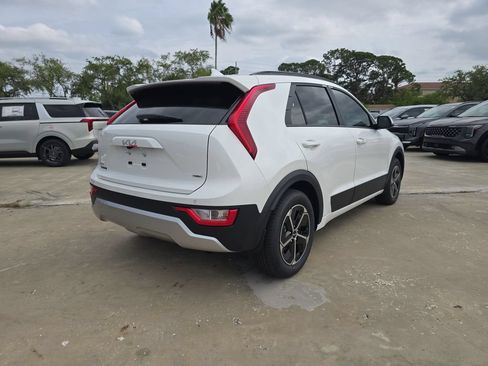 New 2026 Kia Niro EX FWD image 8