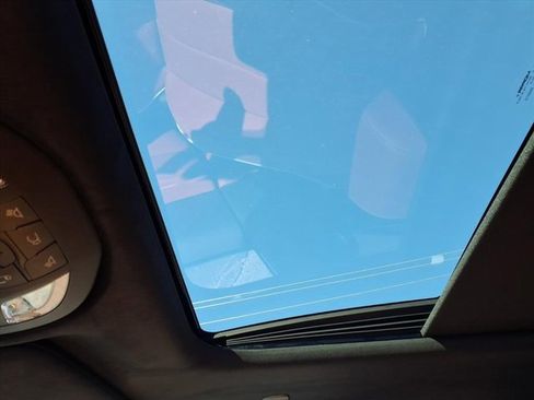 New 2026 Chrysler Pacifica Pinnacle image 14