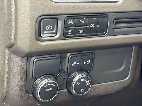 Used 2023 Chevrolet Tahoe LT w/ Luxury Package RWD image 21