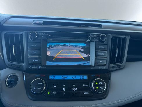 Used 2018 Toyota RAV4 XLE AWD/4WD image 15