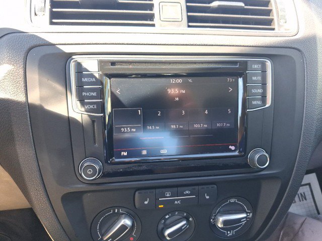 Used 2017 Volkswagen Jetta SE FWD image 23