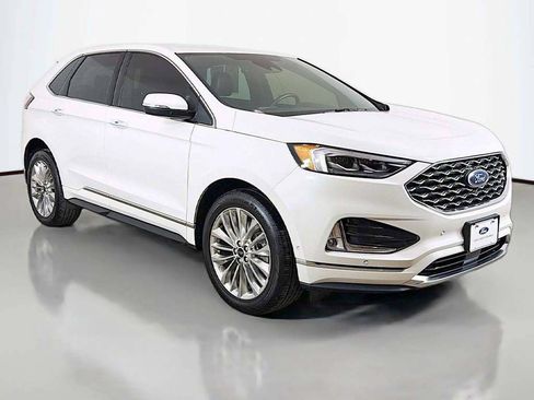 Used 2022 Ford Edge Titanium w/ Equipment Group 301A AWD/4WD image 46