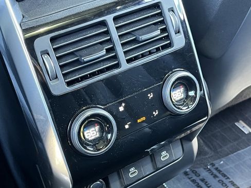 Used 2022 Land Rover Range Rover Sport SVR image 21