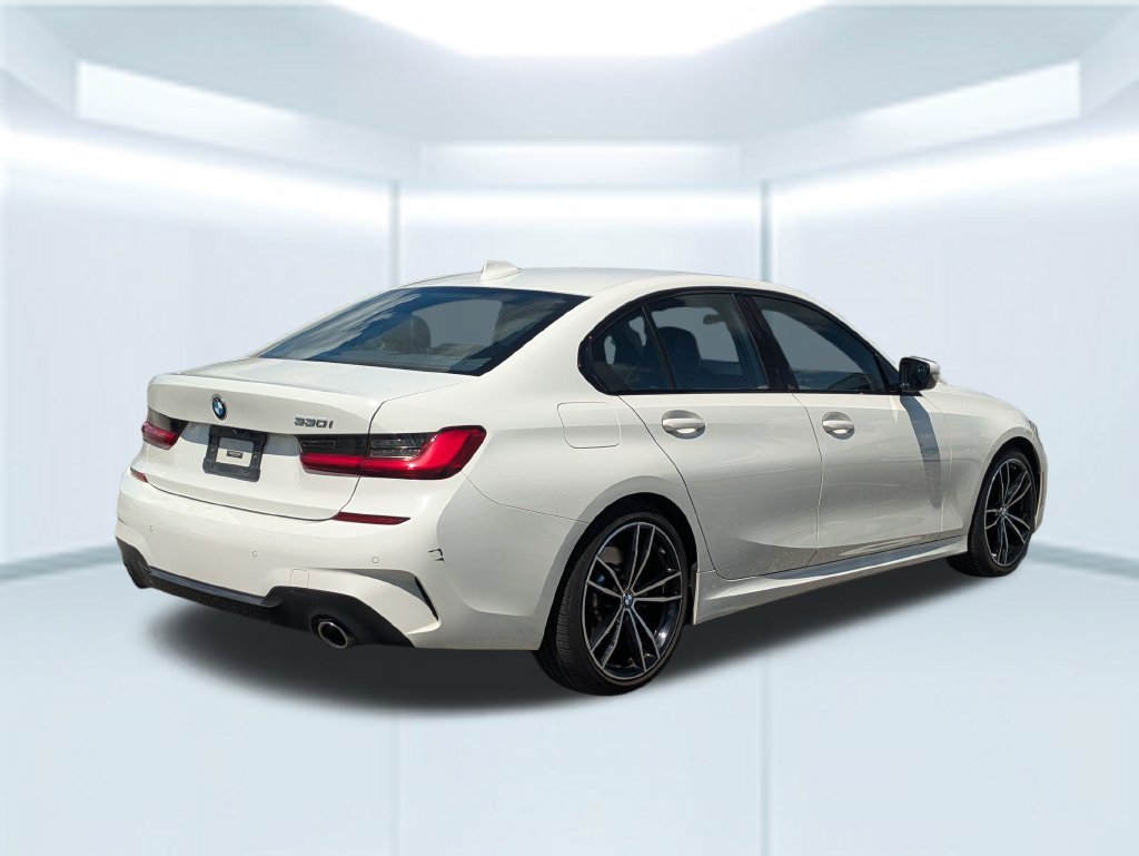 Used 2020 BMW 330i Sedan w/ M Sport Package RWD image 5