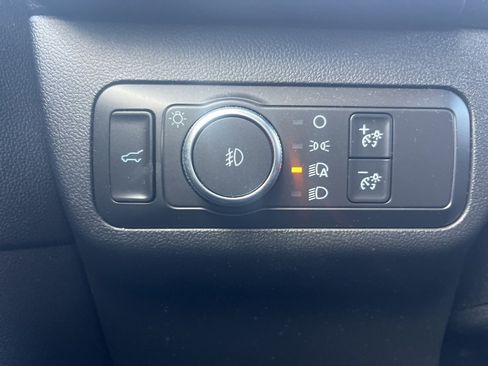 Used 2020 Ford Escape SEL image 21