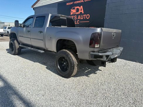 Used 2011 GMC Sierra 3500 Denali AWD/4WD image 2