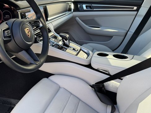 Certified 2023 Porsche Panamera 4 image 4