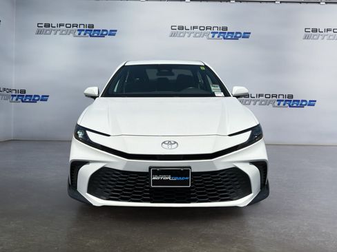 Used 2025 Toyota Camry SE FWD image 2