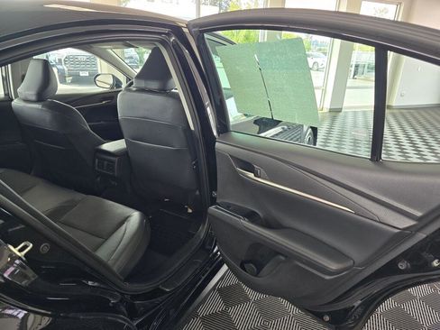 Used 2025 Toyota Camry XLE FWD image 40