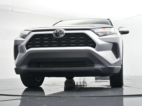 Used 2023 Toyota RAV4 XLE AWD/4WD image 32