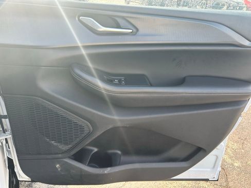 Used 2023 Jeep Grand Cherokee L Altitude image 31