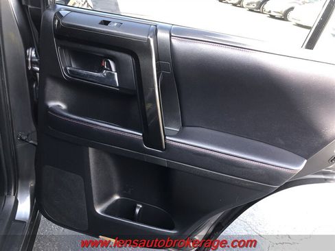 Used 2019 Toyota 4Runner TRD Off-Road Premium AWD/4WD image 22