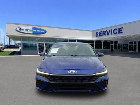 Certified 2024 Hyundai Elantra SEL FWD image 3