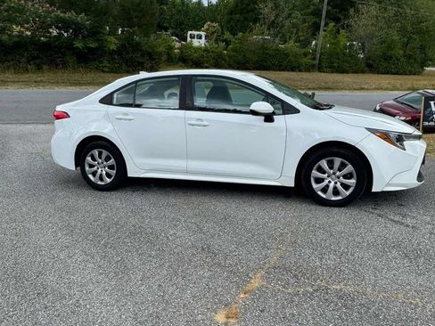 Used 2023 Toyota Corolla LE FWD image 4