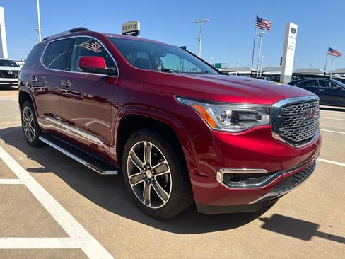 Used 2019 GMC Acadia Denali w/ Technology Package FWD image 2