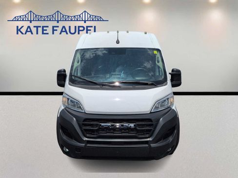 Used 2024 RAM ProMaster 2500 w/ Convenience Group FWD image 2