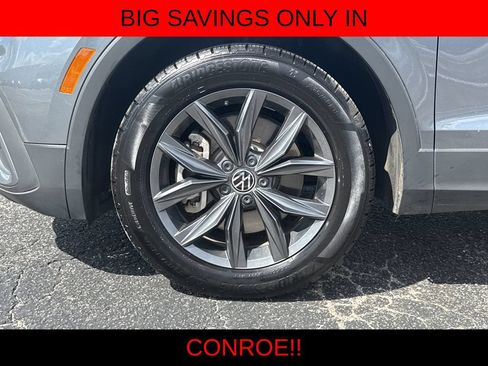 Used 2022 Volkswagen Tiguan SE FWD image 9