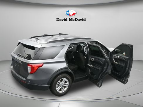 Used 2023 Ford Explorer XLT image 48