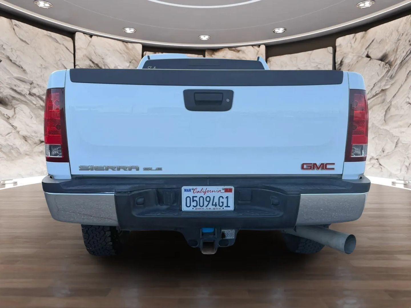 Used 2011 GMC Sierra 2500 SLE w/ SLE Preferred Package AWD/4WD image 7