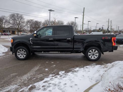 Used 2018 Ford F250 Platinum w/ Platinum Ultimate Package image 5