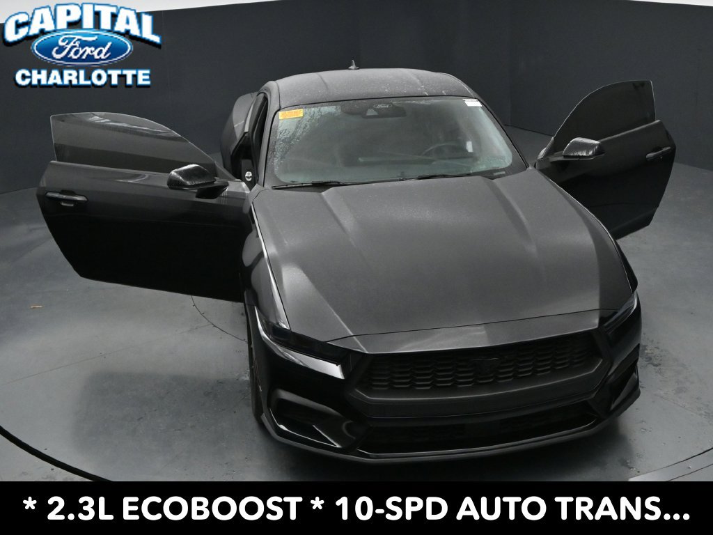 Used 2025 Ford Mustang Premium RWD image 30