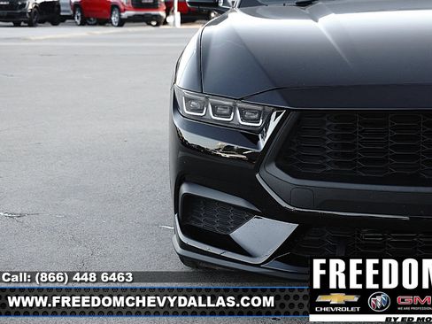 Used 2025 Ford Mustang Coupe RWD image 37