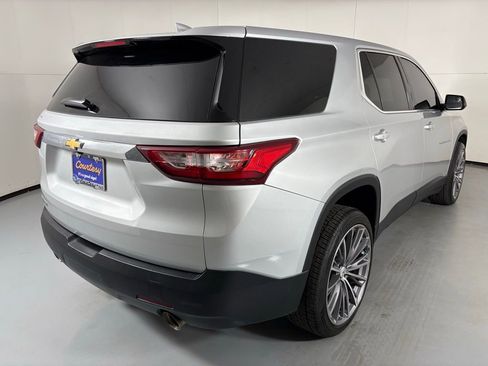 Used 2020 Chevrolet Traverse LS image 10