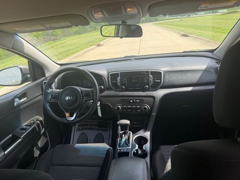 Used 2018 Kia Sportage LX AWD/4WD image 18