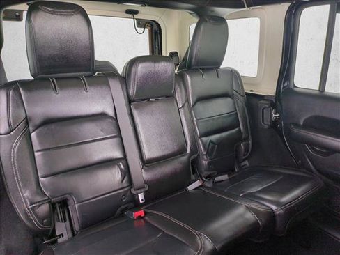 Used 2018 Jeep Wrangler Unlimited Sahara AWD/4WD image 22