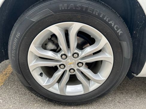 Used 2019 Chevrolet Cruze LS w/ LS Convenience Package FWD image 21