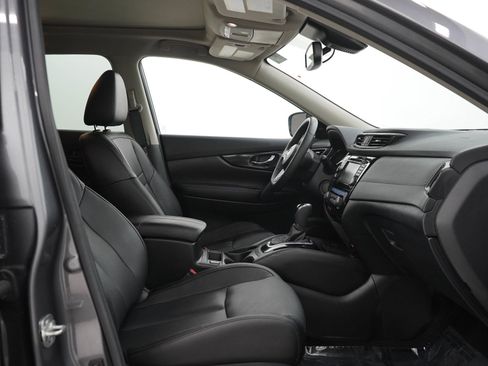Used 2020 Nissan Rogue SL w/ Premium Package FWD image 13
