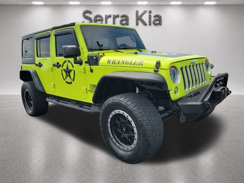 Used 2016 Jeep Wrangler Unlimited Sahara w/ Connectivity Group AWD/4WD image 7