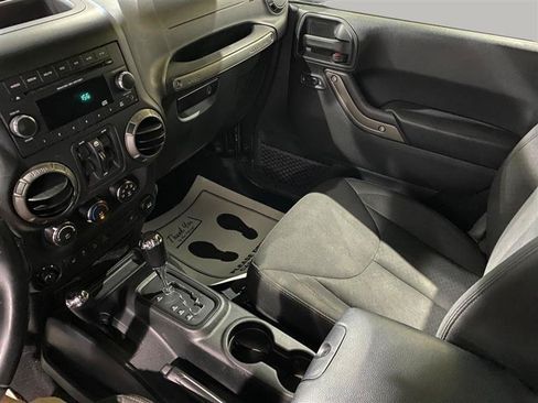 Used 2018 Jeep Wrangler Unlimited Sport S AWD/4WD image 12