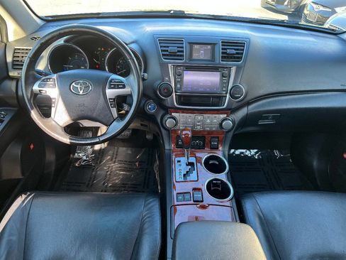 Used 2013 Toyota Highlander Limited AWD/4WD image 34