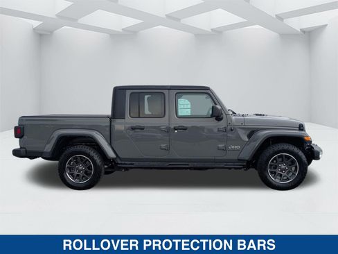 Used 2023 Jeep Gladiator Overland AWD/4WD image 4