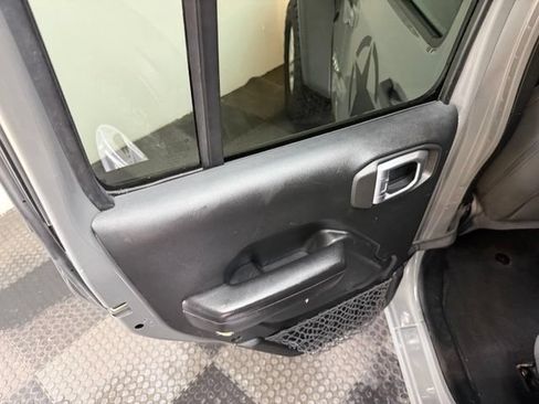 Used 2020 Jeep Wrangler Unlimited Sport S AWD/4WD image 25